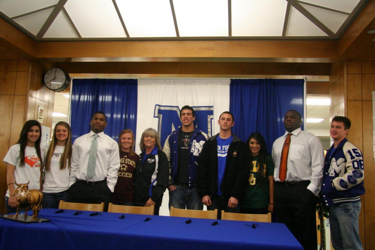 Senior Signing