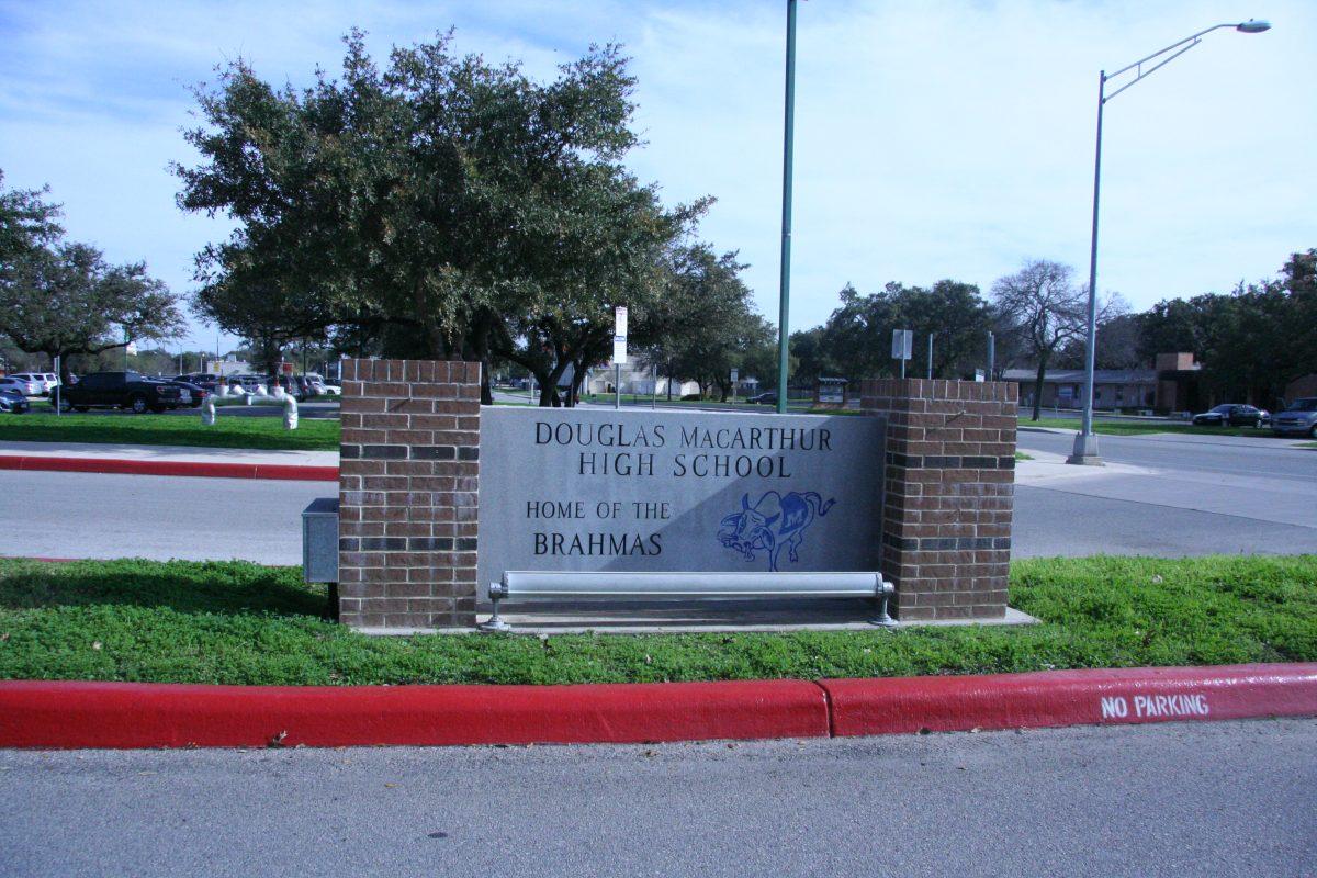 Stone sign in circle around (2000-2001)