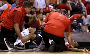 Kevin Ware in agonizing pain after he broke his leg.