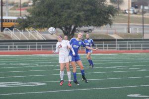 Senior midfielder Leslie Giles battles for ball position. Photo by Jacob Dukes