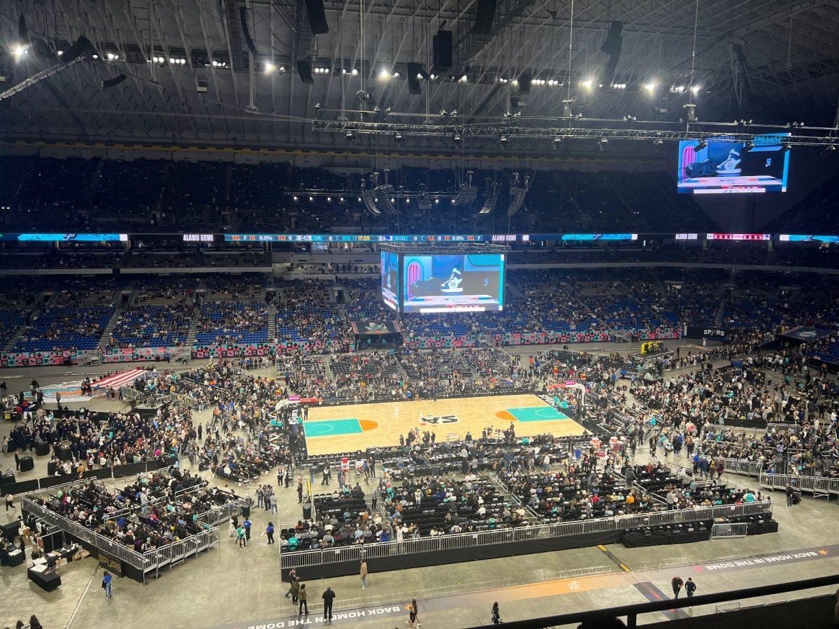 Spurs Break NBA Attendance Record