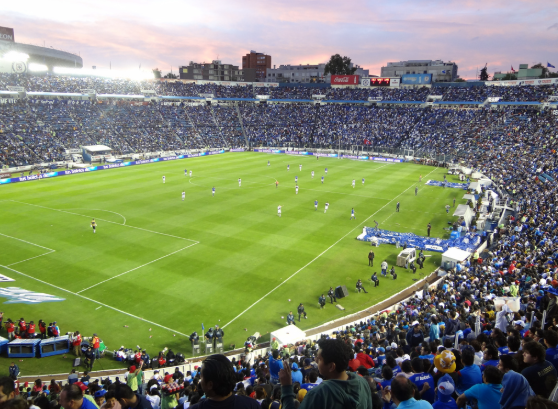Soccer City: Cruz Azul Eliminates Chivas with Late Goal